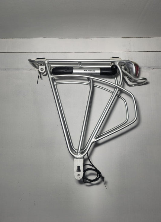 Bagagedrager met achterlicht | Batavus Padova Easy