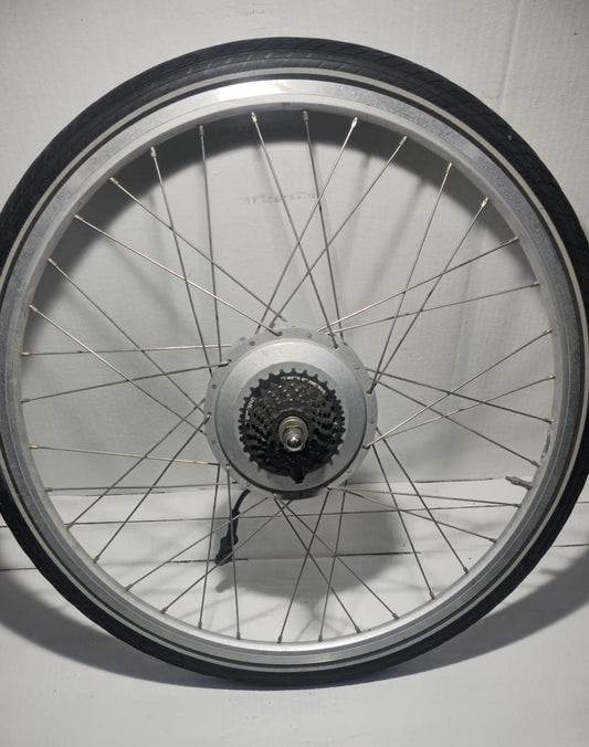 Achterwiel met motor | Batavus Padova Easy | 7 versnellingen | 28 inch | (SN:m109341300)