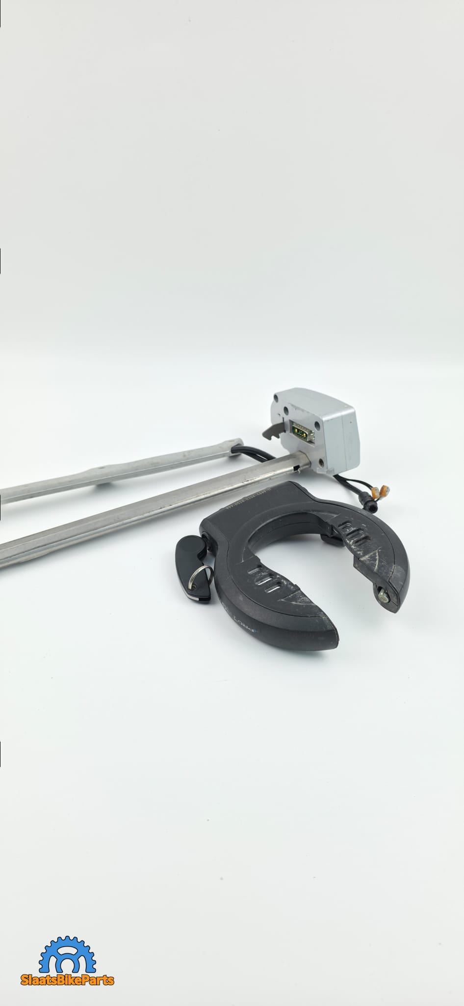 Accuslede + AXA Ringslot | BionX Trek T500 | Accudocking